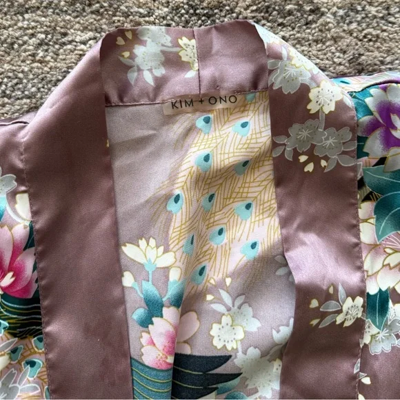 Kim + Ono PEACOCK & BLOSSOMS LONG KIMONO ROBE - Picture 4 of 5